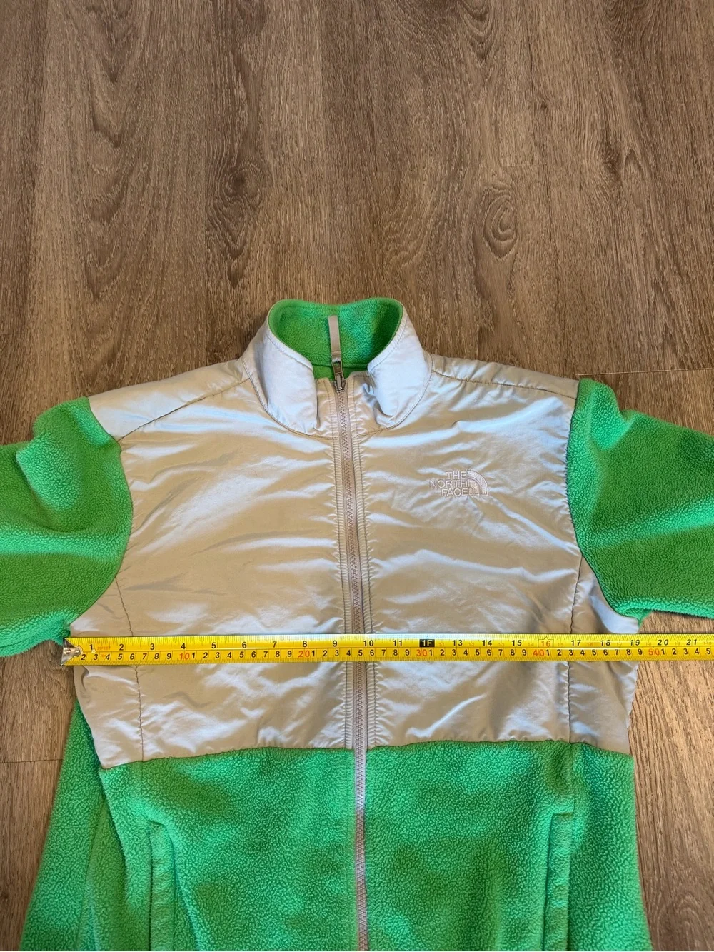 The North Face Fleece Lime Jacket Girls Size XL In Excellent Used Condition